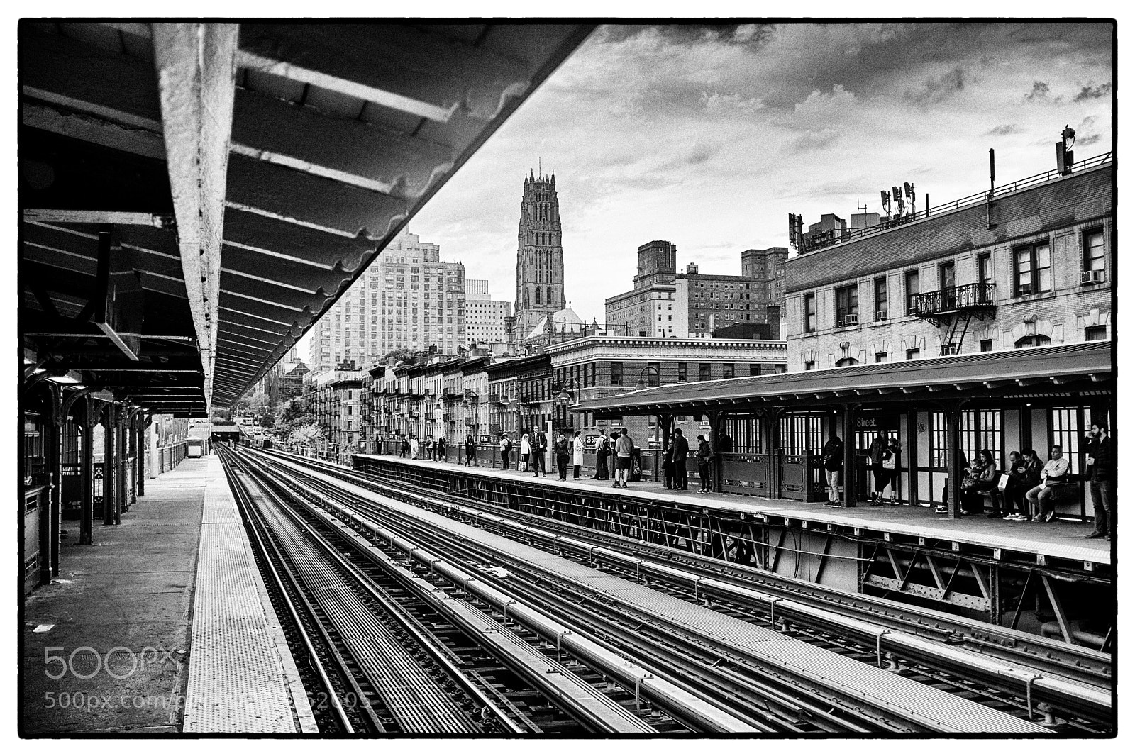 Fujifilm X100F sample photo. Harlem metro station photography