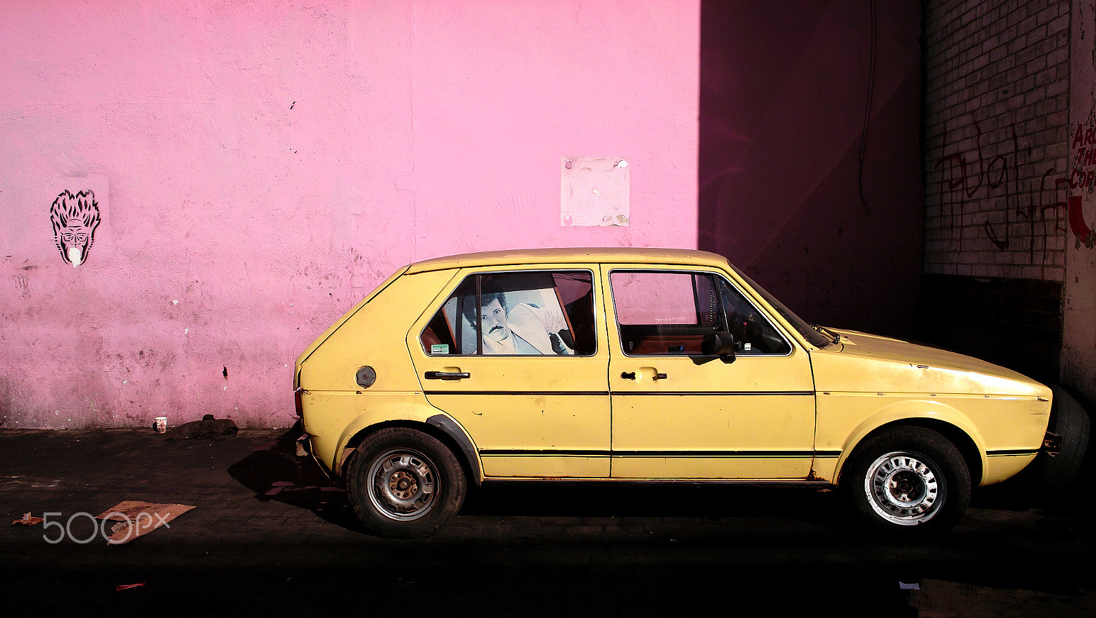 Sigma DP1 sample photo. Lionel ritchie in the backseat photography