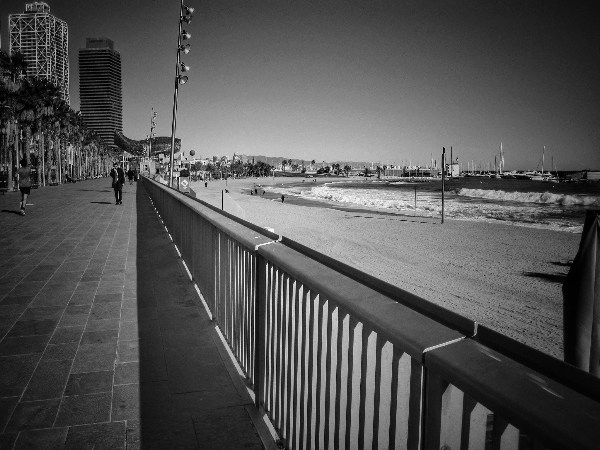 Canon PowerShot SD780 IS (Digital IXUS 100 IS / IXY Digital 210 IS) sample photo. Paseo maritimo photography
