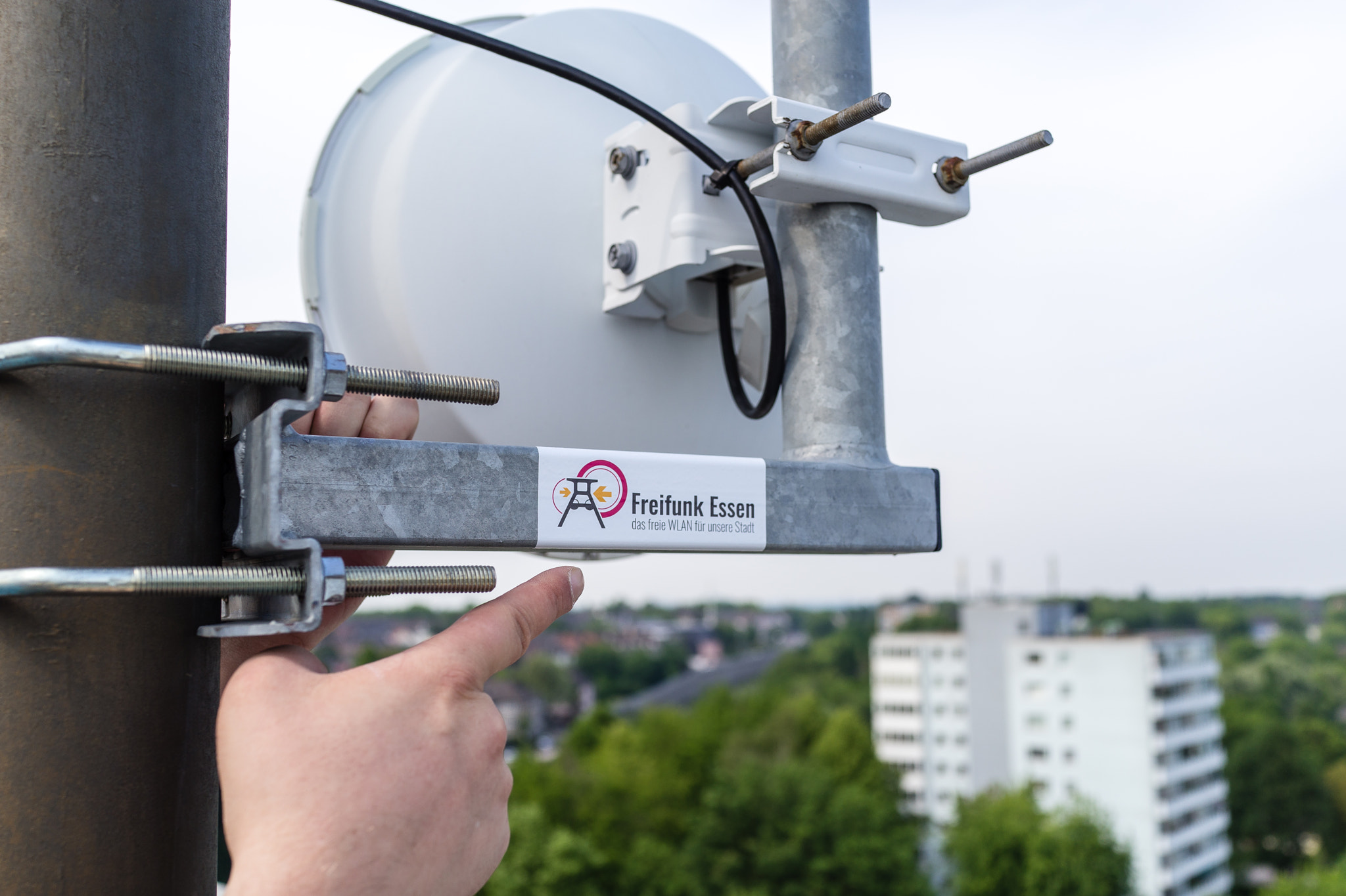 Sony Cyber-shot DSC-RX1 sample photo. Freifunk essen: richtfunk-antenne auf dem dach des Übergangswohnheims klinkestraße blick zur a52... photography