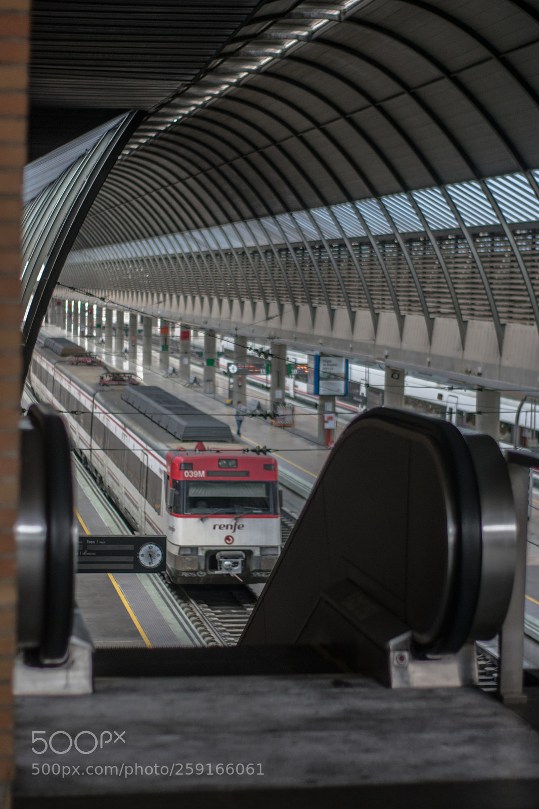 Nikon D3400 sample photo. Un tren photography