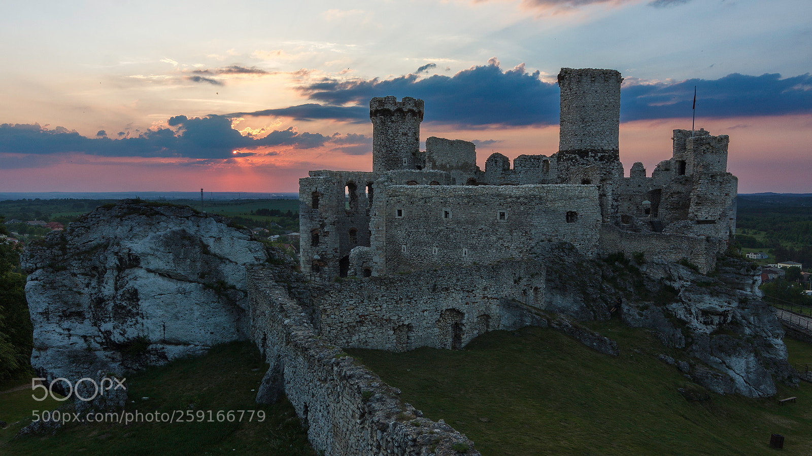 Canon EOS 50D sample photo. Ogrodzieniec castle at sunset photography