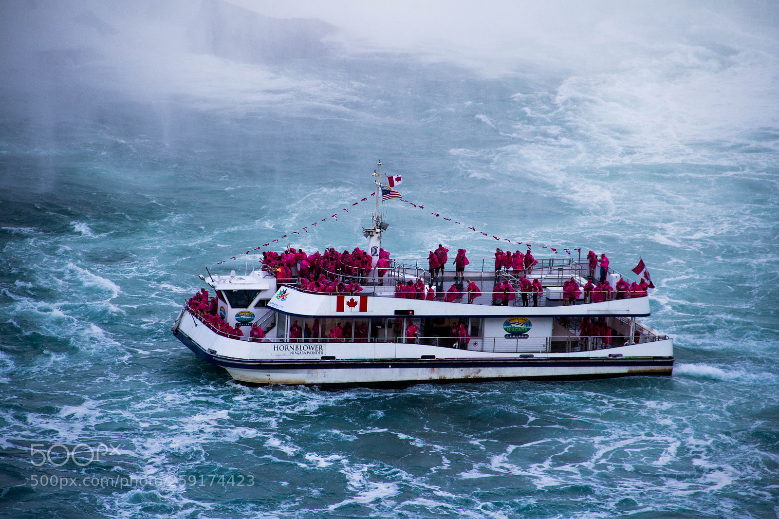 Canon EOS 60D sample photo. Niagara falls boat photography