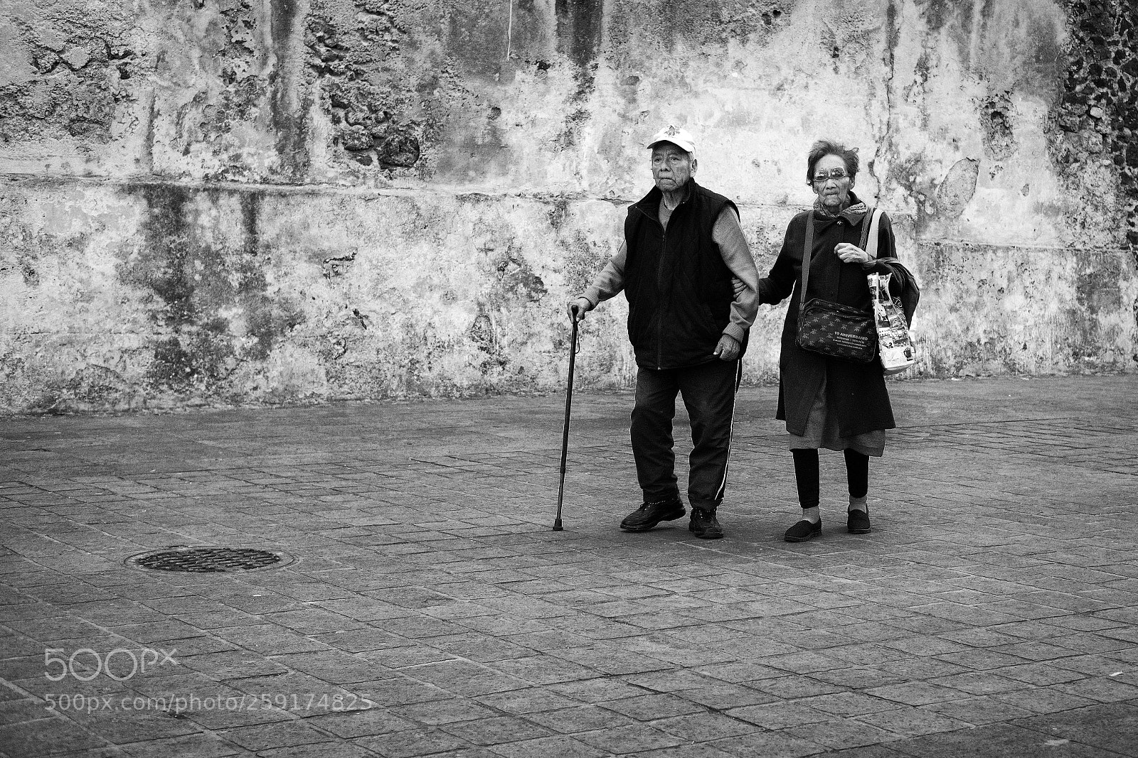 Fujifilm X-T2 sample photo. An evening stroll photography