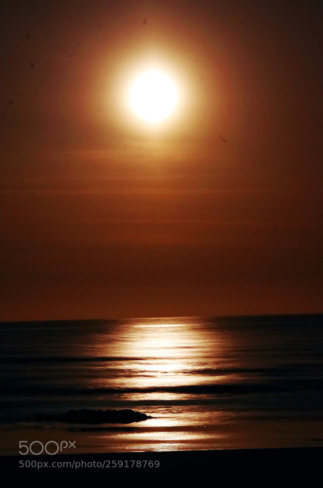 Pentax K-50 sample photo. Selene photography