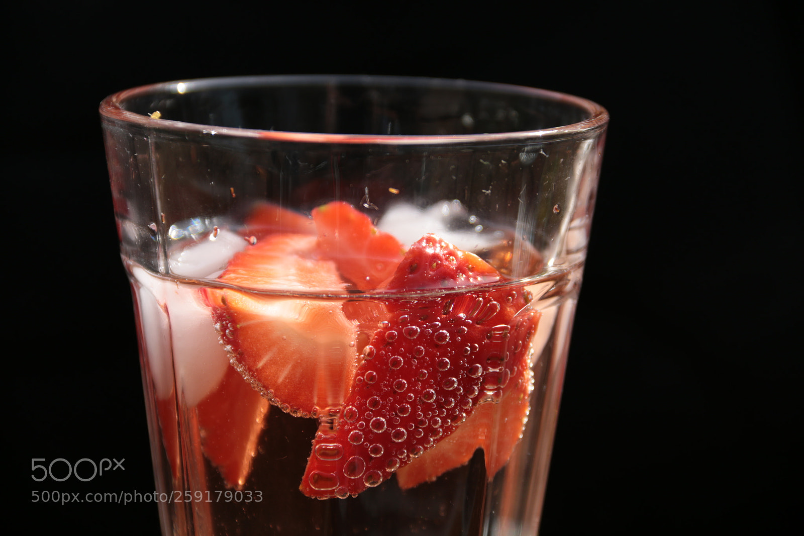 Canon EF-S 18-135mm F3.5-5.6 IS sample photo. Erdbeere trifft prosecco photography