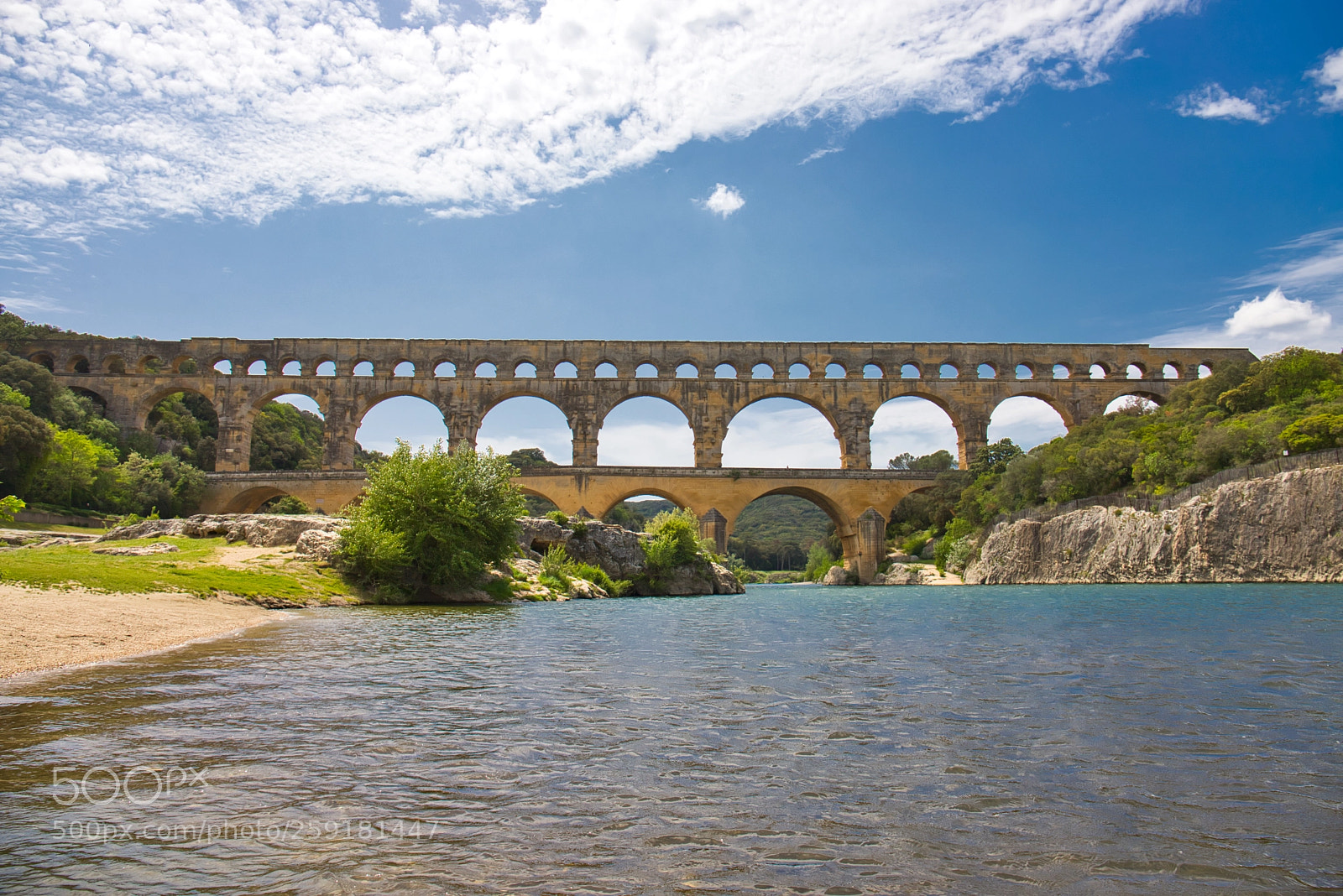 Canon EOS 6D Mark II sample photo. Pont du gard photography