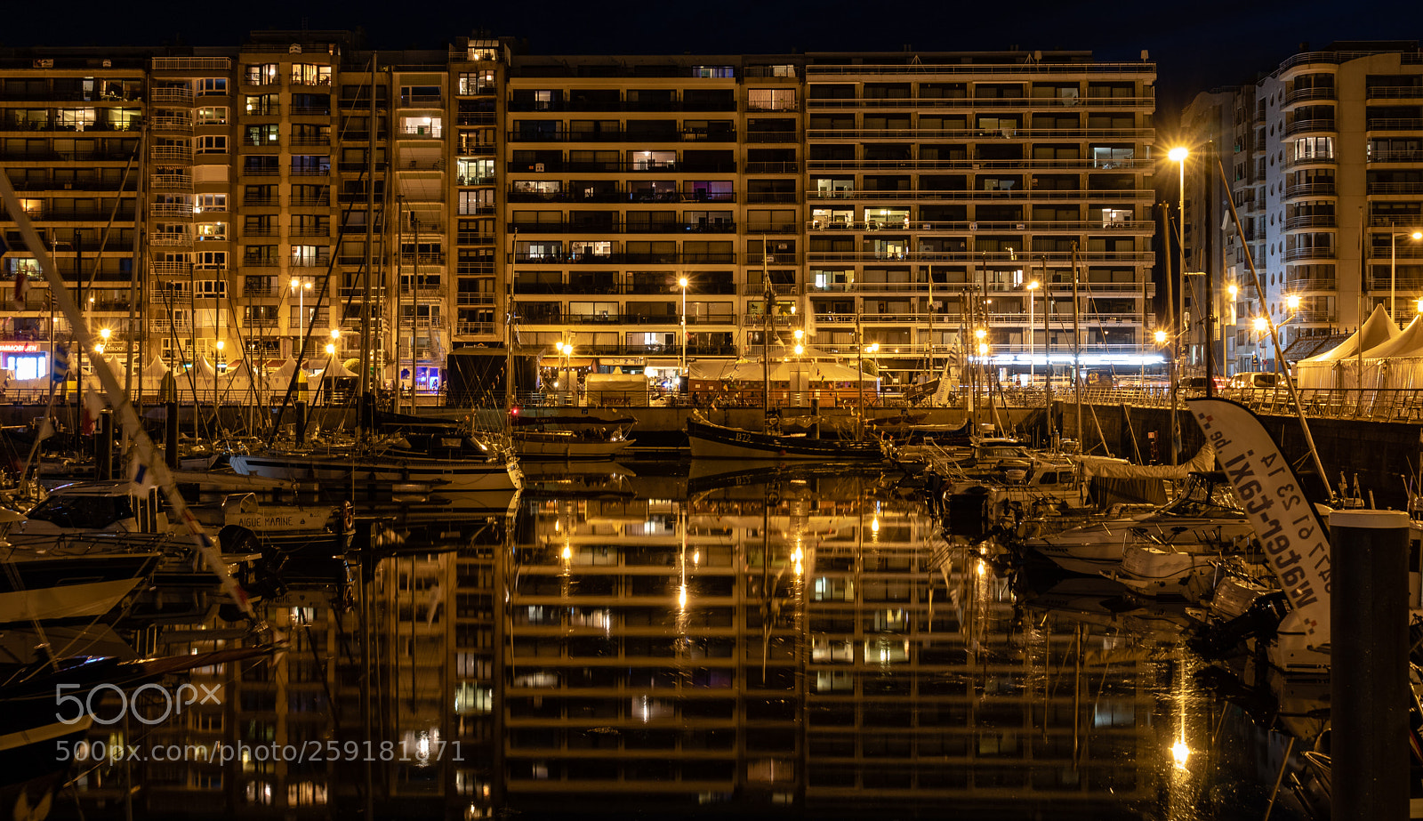 Canon EOS 750D (EOS Rebel T6i / EOS Kiss X8i) sample photo. Blankenberge night photography