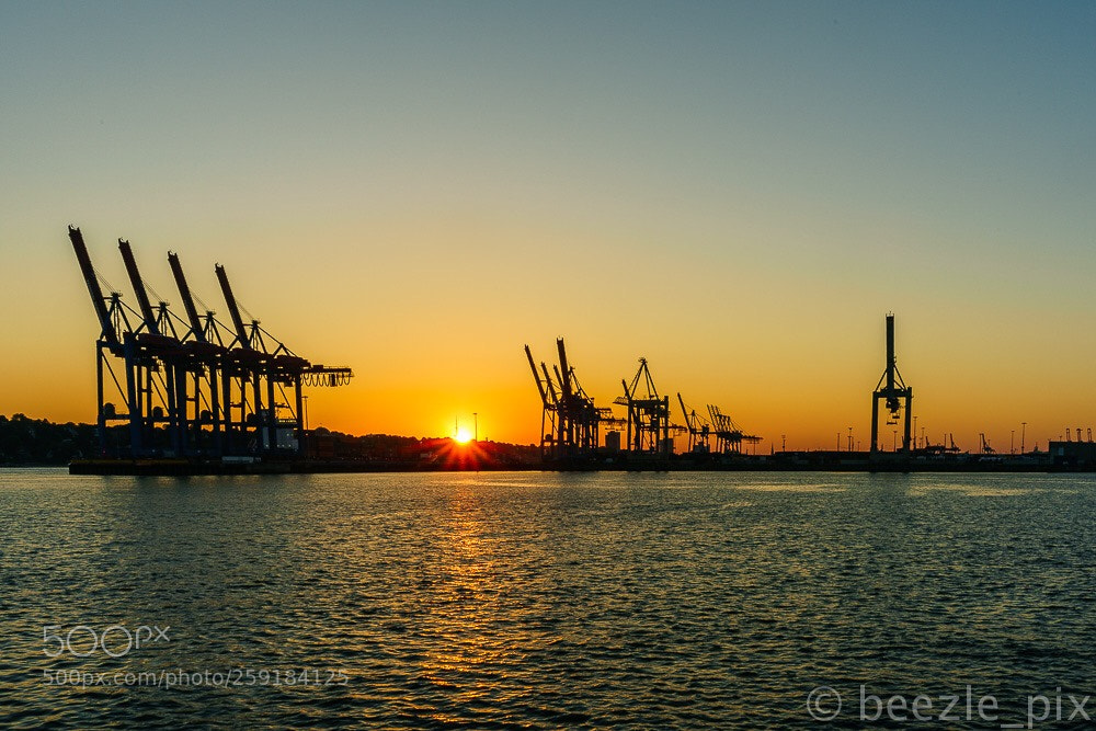 Sony a7 II sample photo. Sonnenaufgang im hafen photography