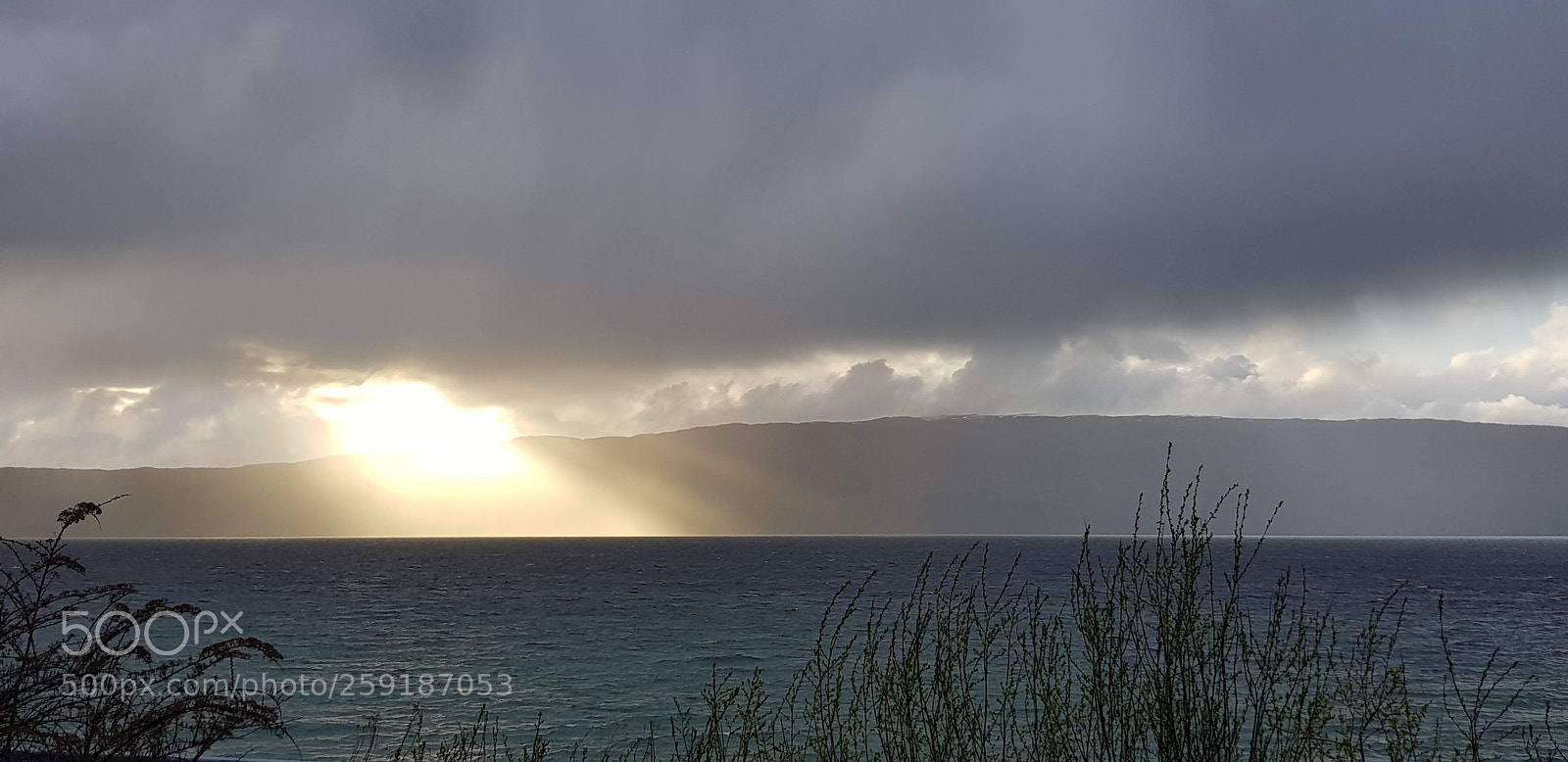 Samsung Galaxy S8 sample photo. Sunlight over fjord photography