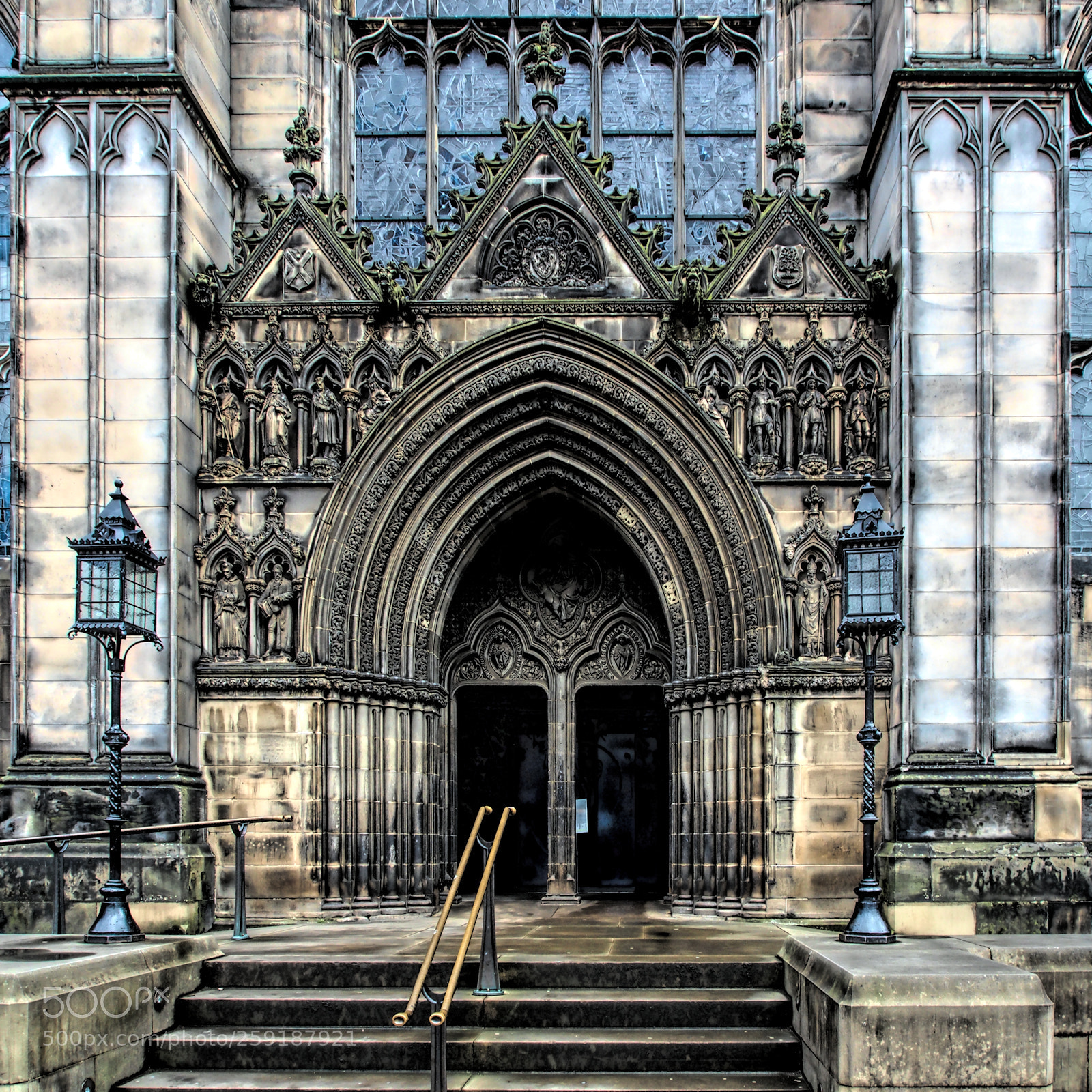Olympus OM-D E-M5 sample photo. St giles entrance photography