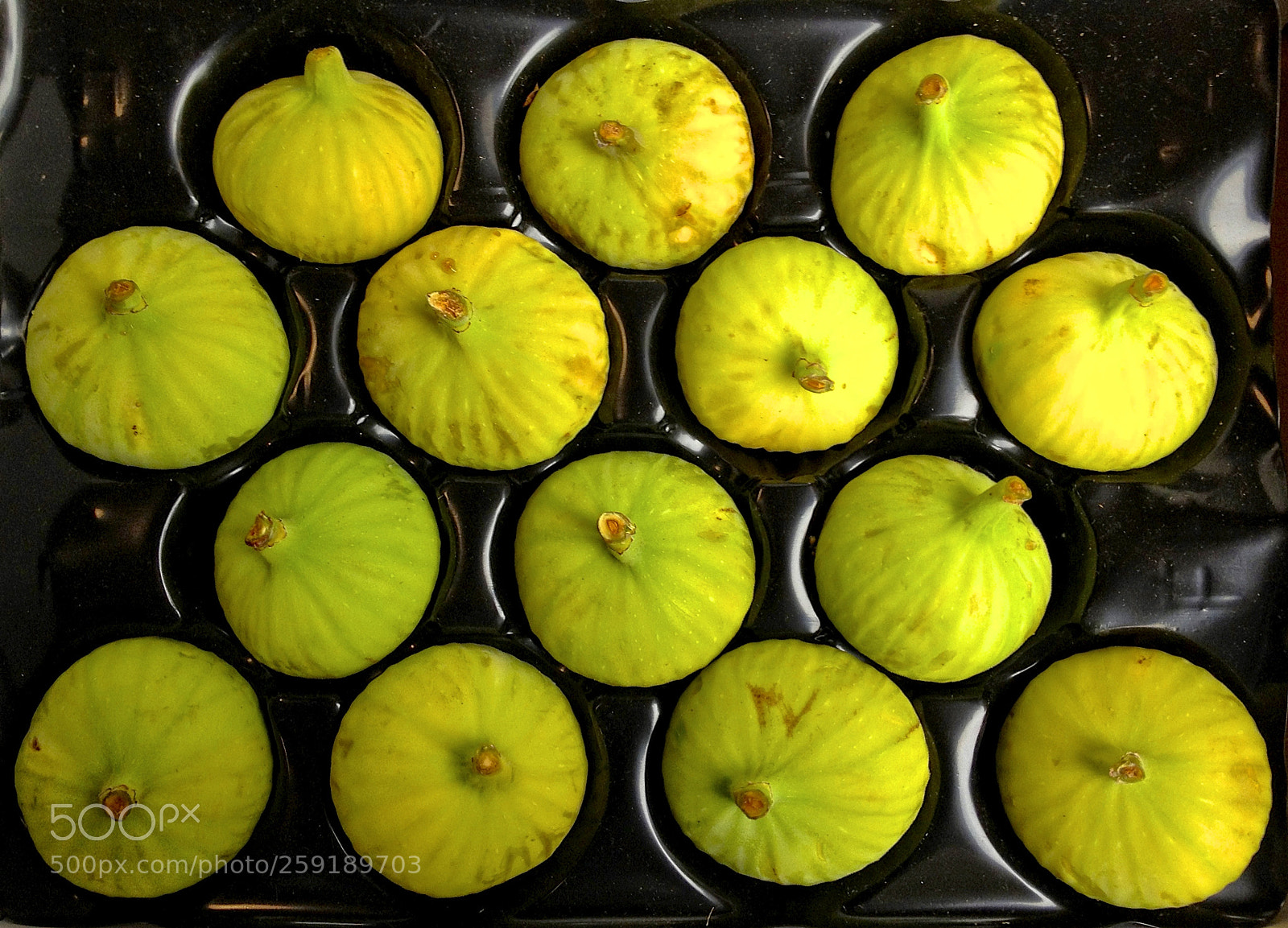 Apple iPhone 4S sample photo. Black market photography