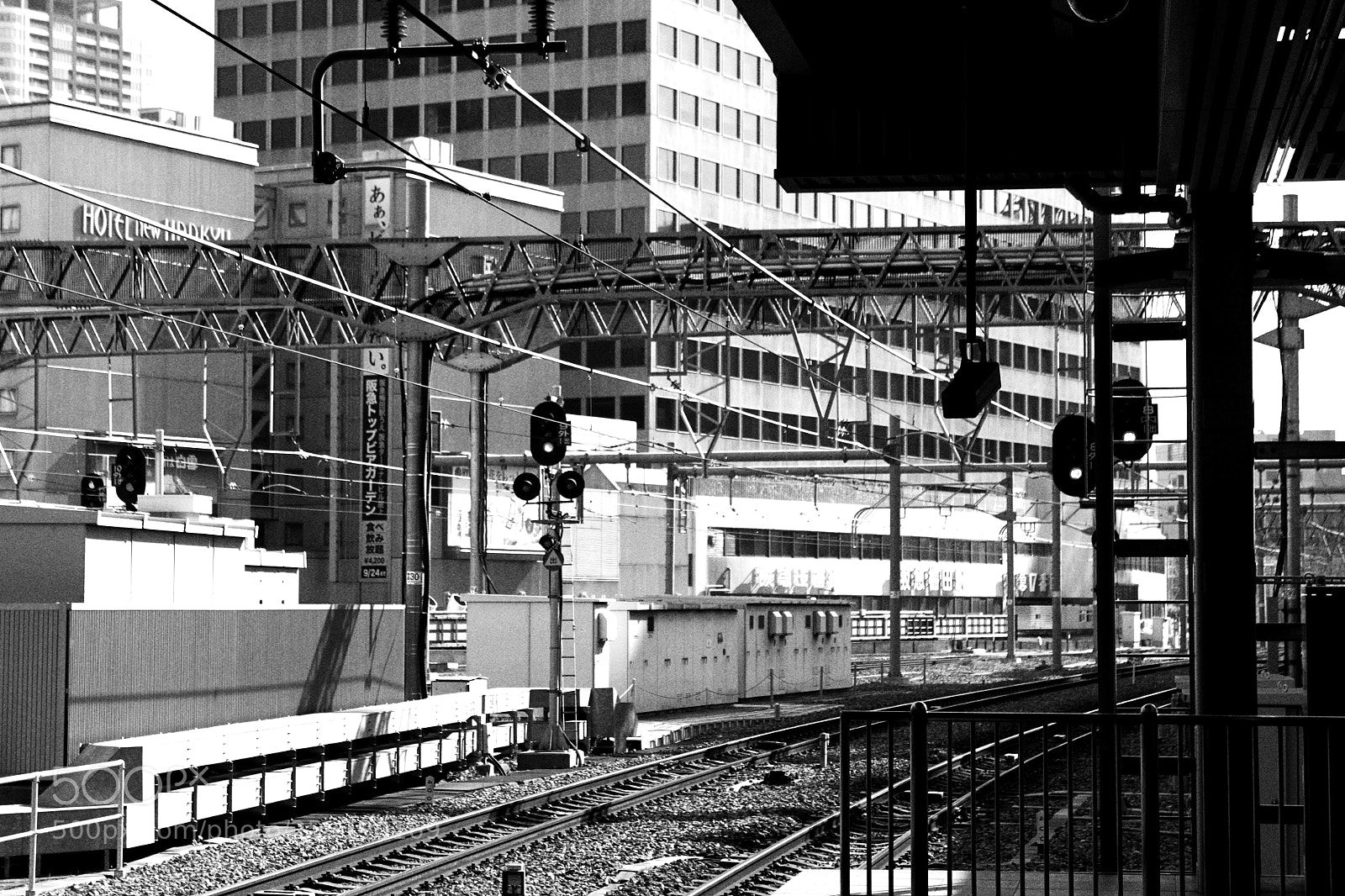 Canon EOS 7D + Canon EF 24-105mm F4L IS USM sample photo. Morning freezing at railway photography