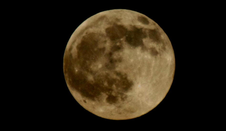 Canon EOS 1000D (EOS Digital Rebel XS / EOS Kiss F) sample photo. Moon photography