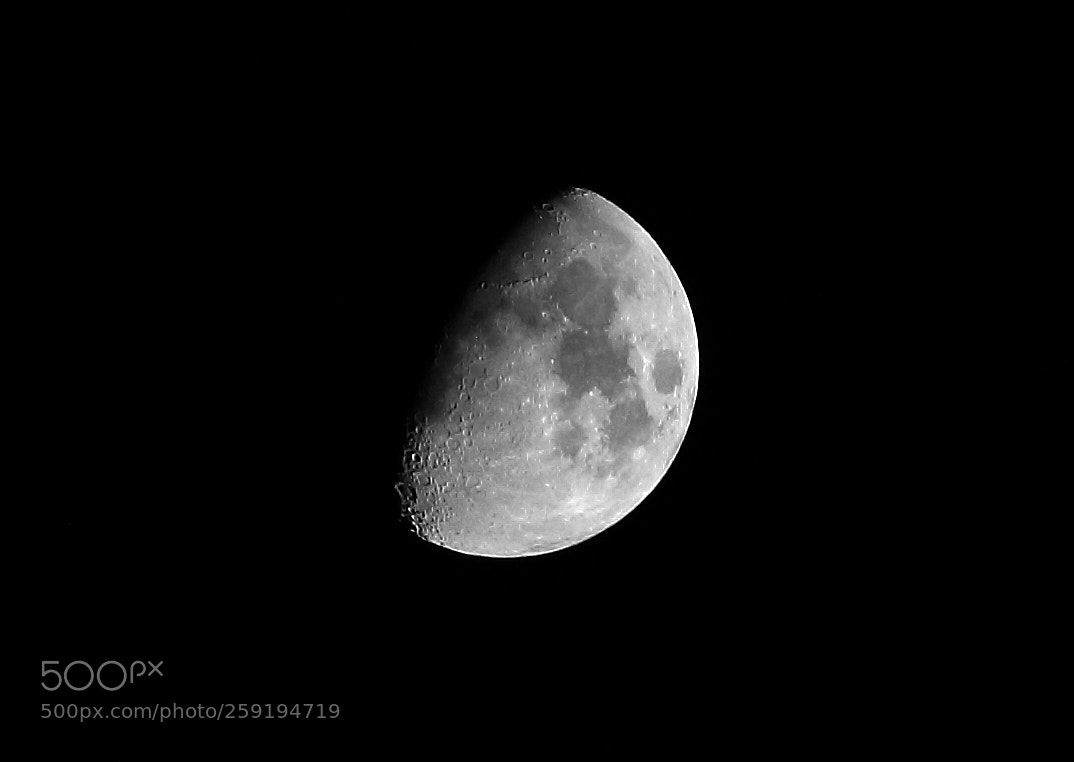 Canon EOS 1000D (EOS Digital Rebel XS / EOS Kiss F) sample photo. Moon of the day (24/05/2018) photography