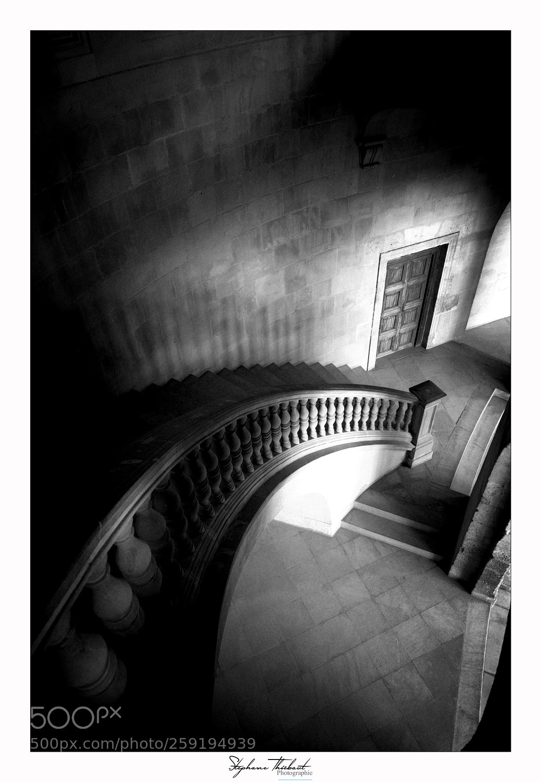 Fujifilm X-T2 sample photo. L'escalier de charles-quint photography