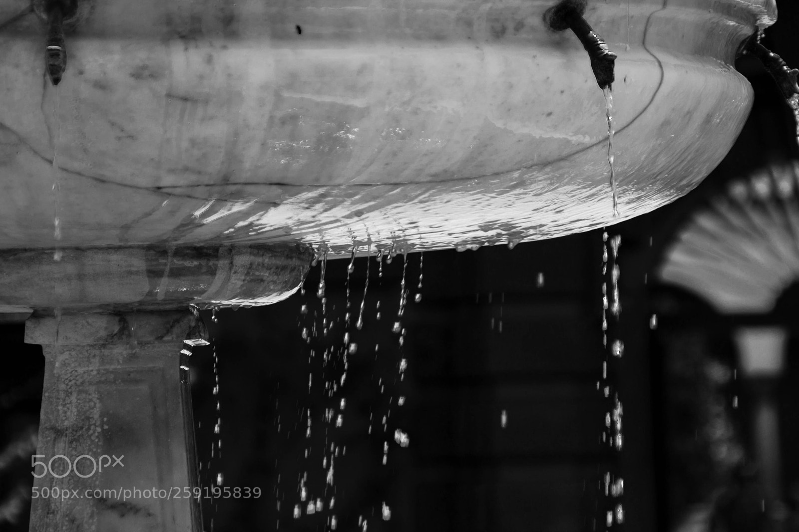 Canon EOS 1100D (EOS Rebel T3 / EOS Kiss X50) sample photo. Dripping photography