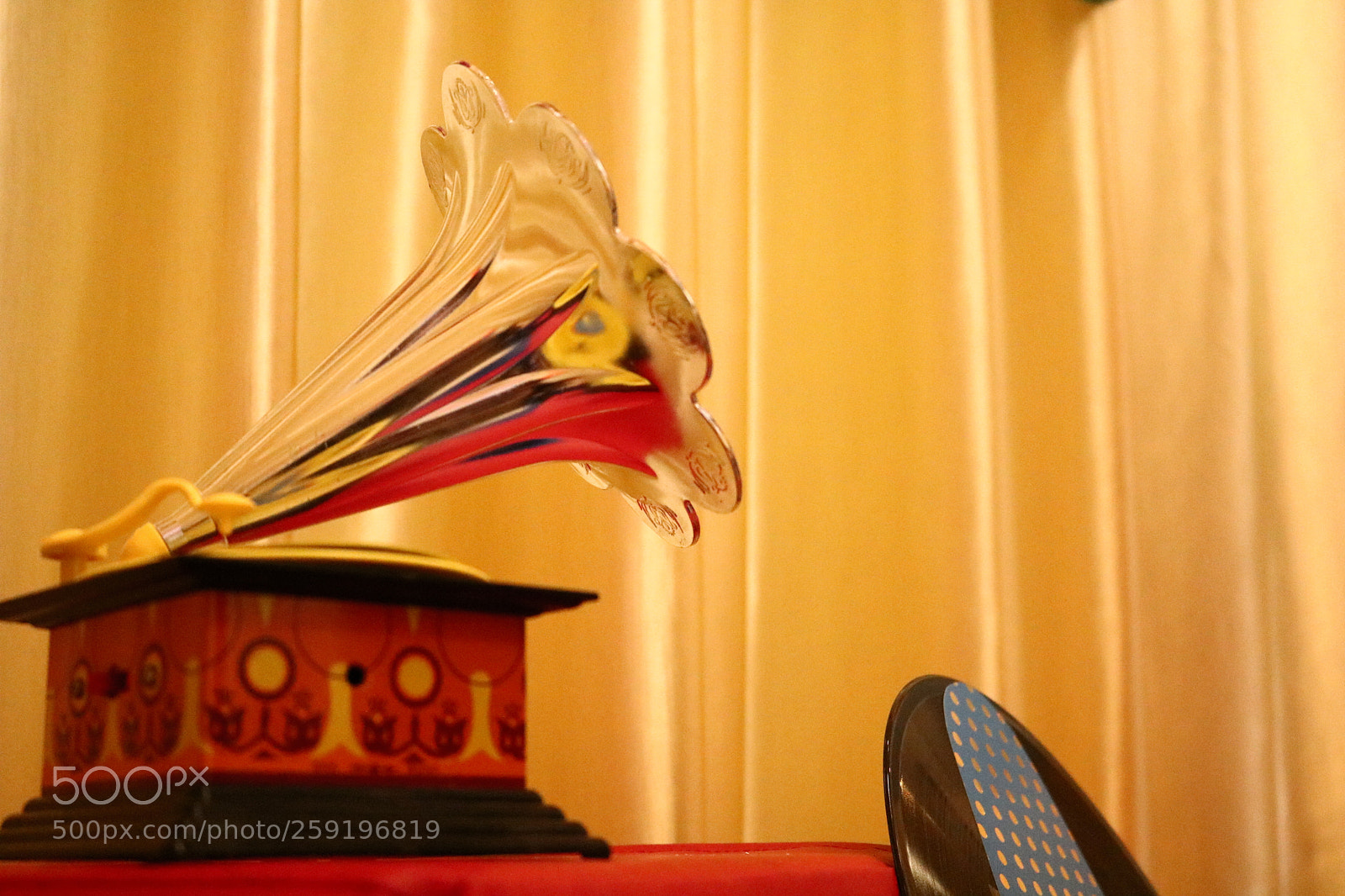 Canon EOS 750D (EOS Rebel T6i / EOS Kiss X8i) sample photo. Turntable photography