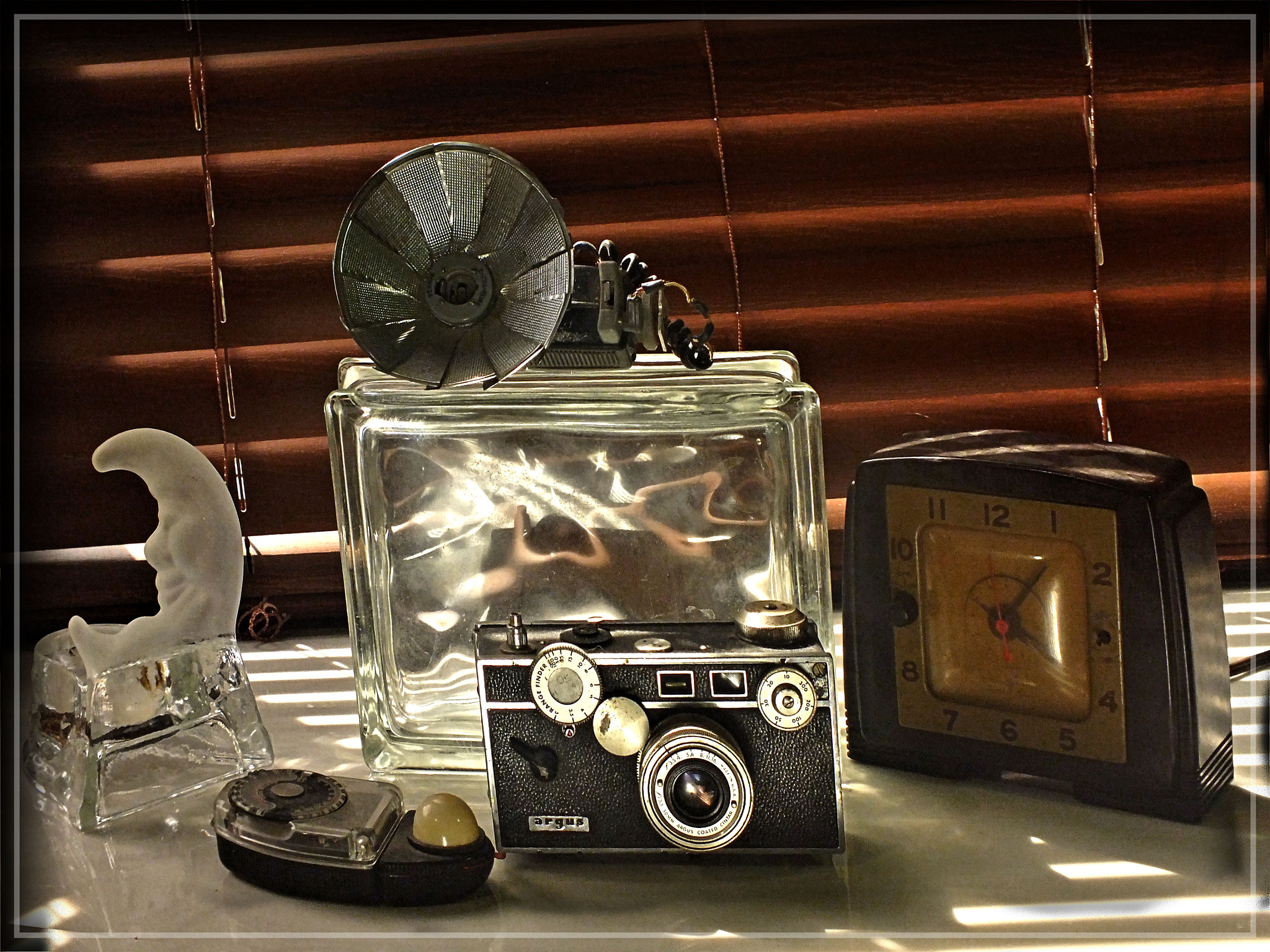 FujiFilm FinePix HS20 EXR (FinePix HS22 EXR) sample photo. Retro argus camera shoot photography