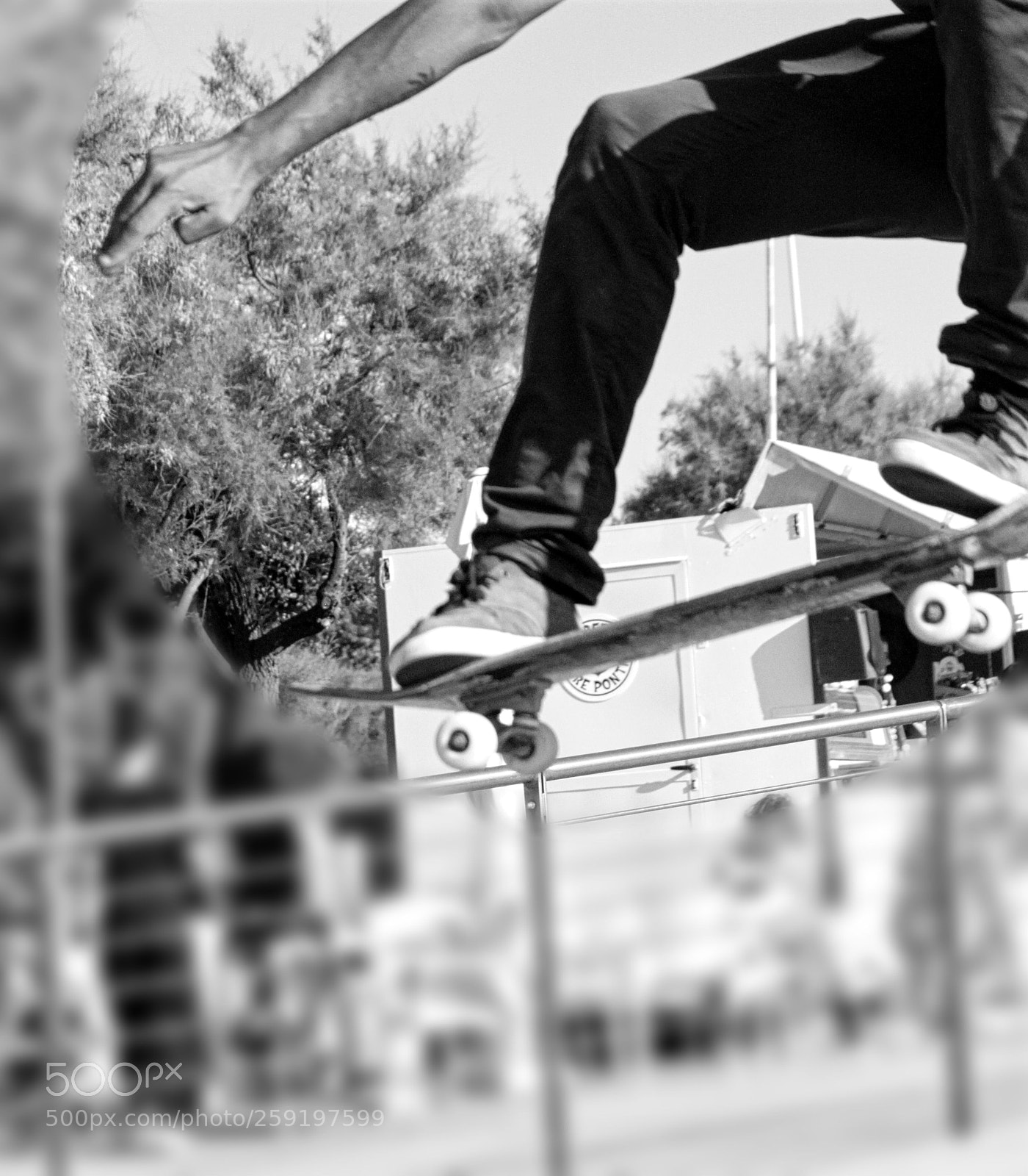 Canon EOS 500D (EOS Rebel T1i / EOS Kiss X3) sample photo. Skater trik photography