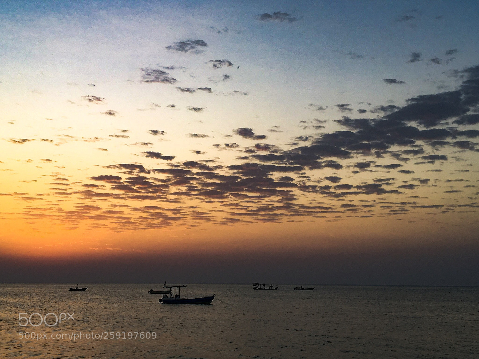 Apple iPhone 6s sample photo. Sunset and scattered clouds.. photography