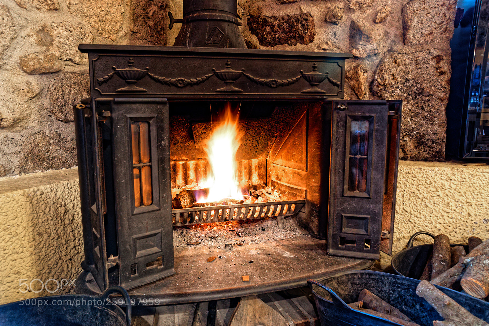 Sony a6000 sample photo. Chimenea calentita photography