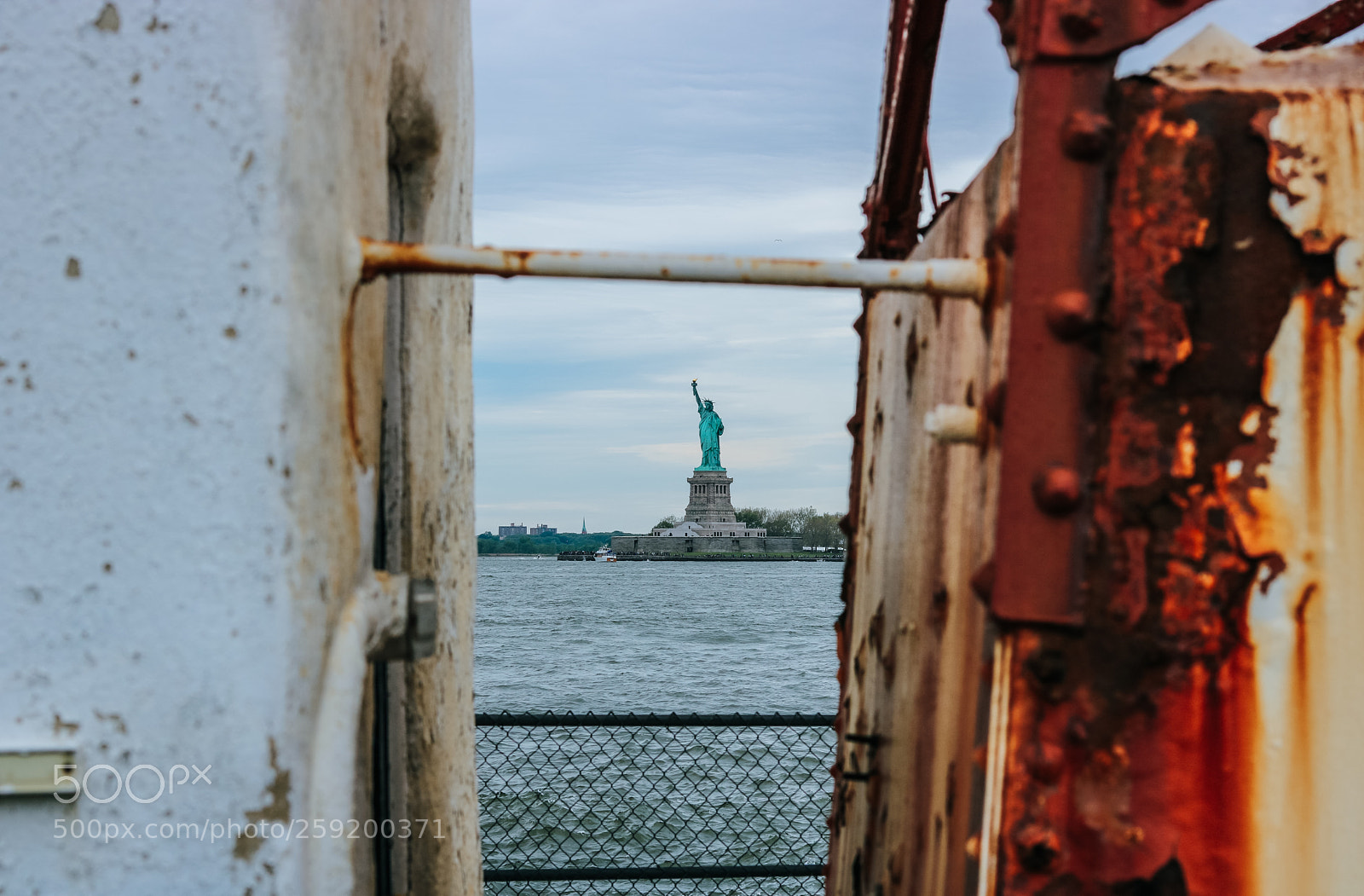 Canon EOS 750D (EOS Rebel T6i / EOS Kiss X8i) sample photo. Liberty photography