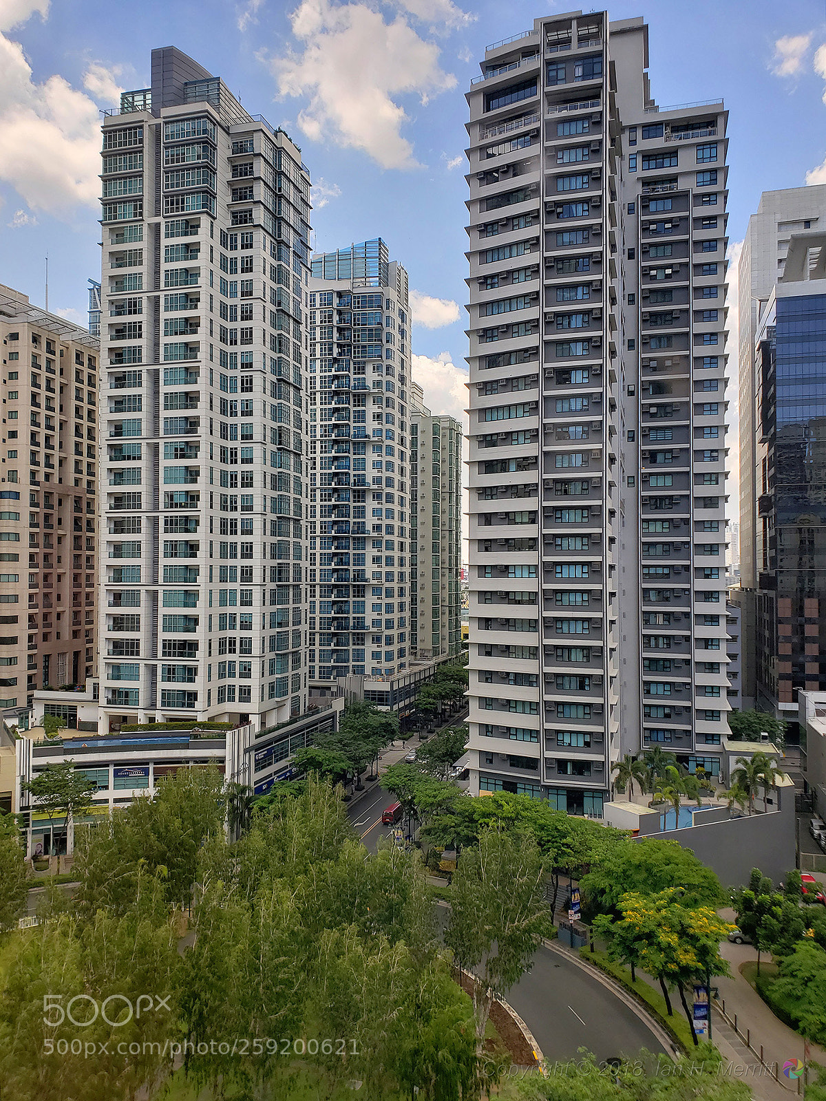 Samsung Galaxy S9 sample photo. Residental towers in bgc photography
