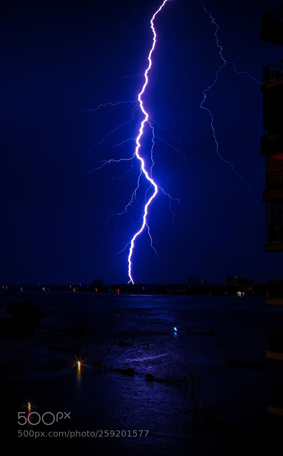 Canon EOS 5D Mark IV sample photo. Lightning struck photography