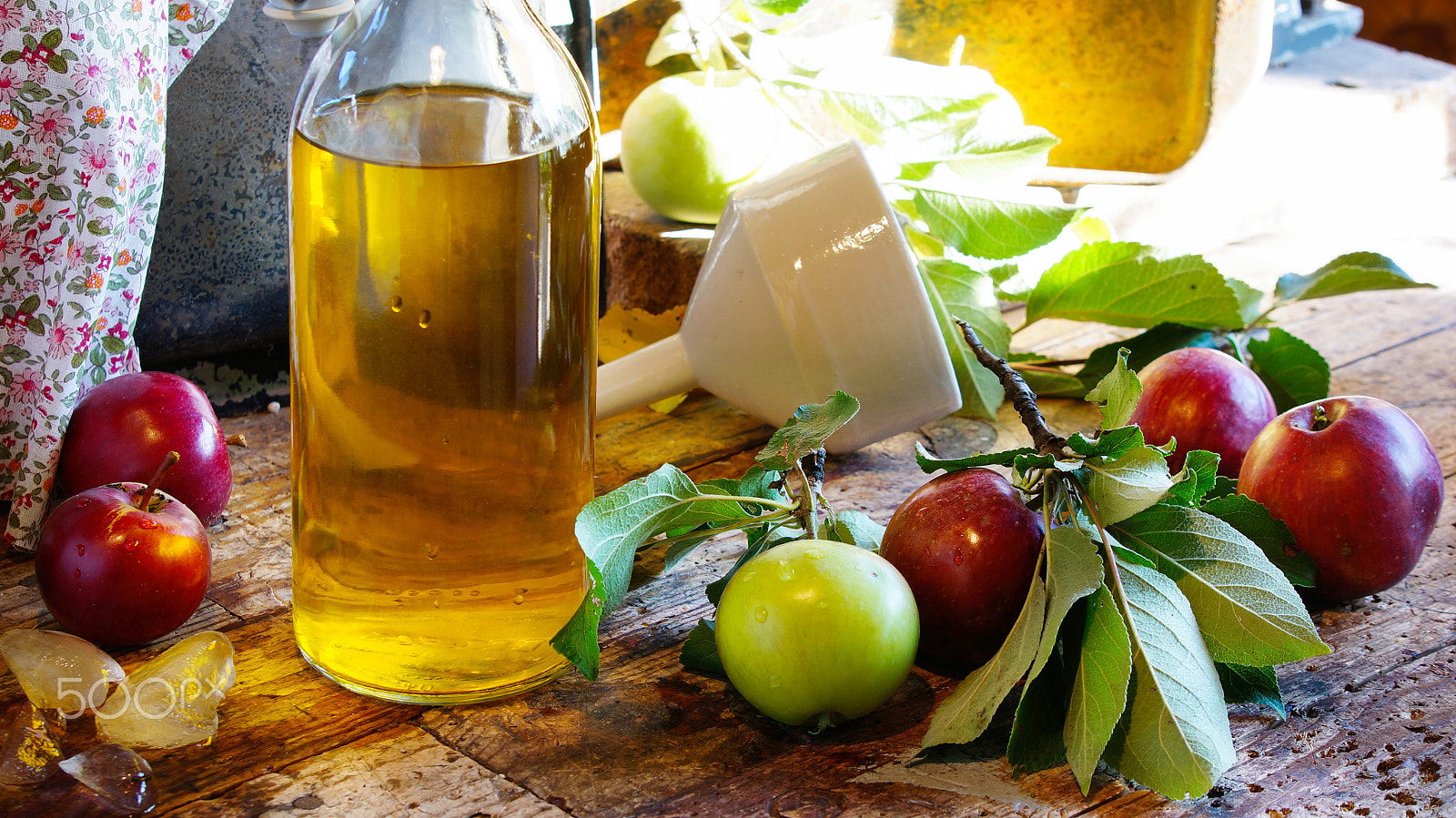 Sony Alpha NEX-5R sample photo. Apple cider- fermented apple juice photography