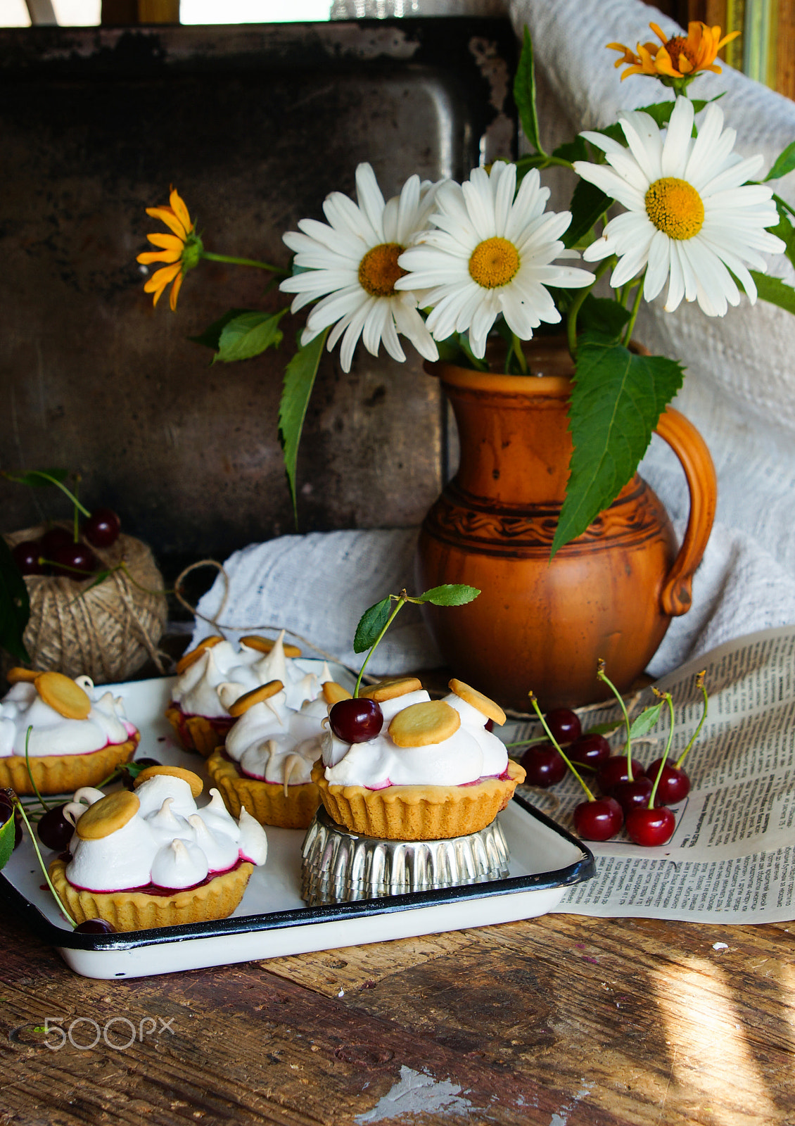 Sony Alpha NEX-5R sample photo. Pastry tartlets with meringue and cherry photography