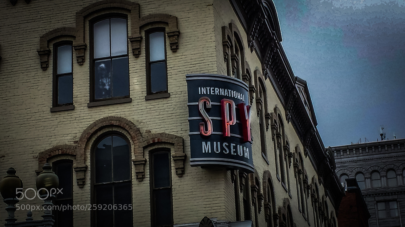 Samsung Galaxy S4 sample photo. The international spy museum photography