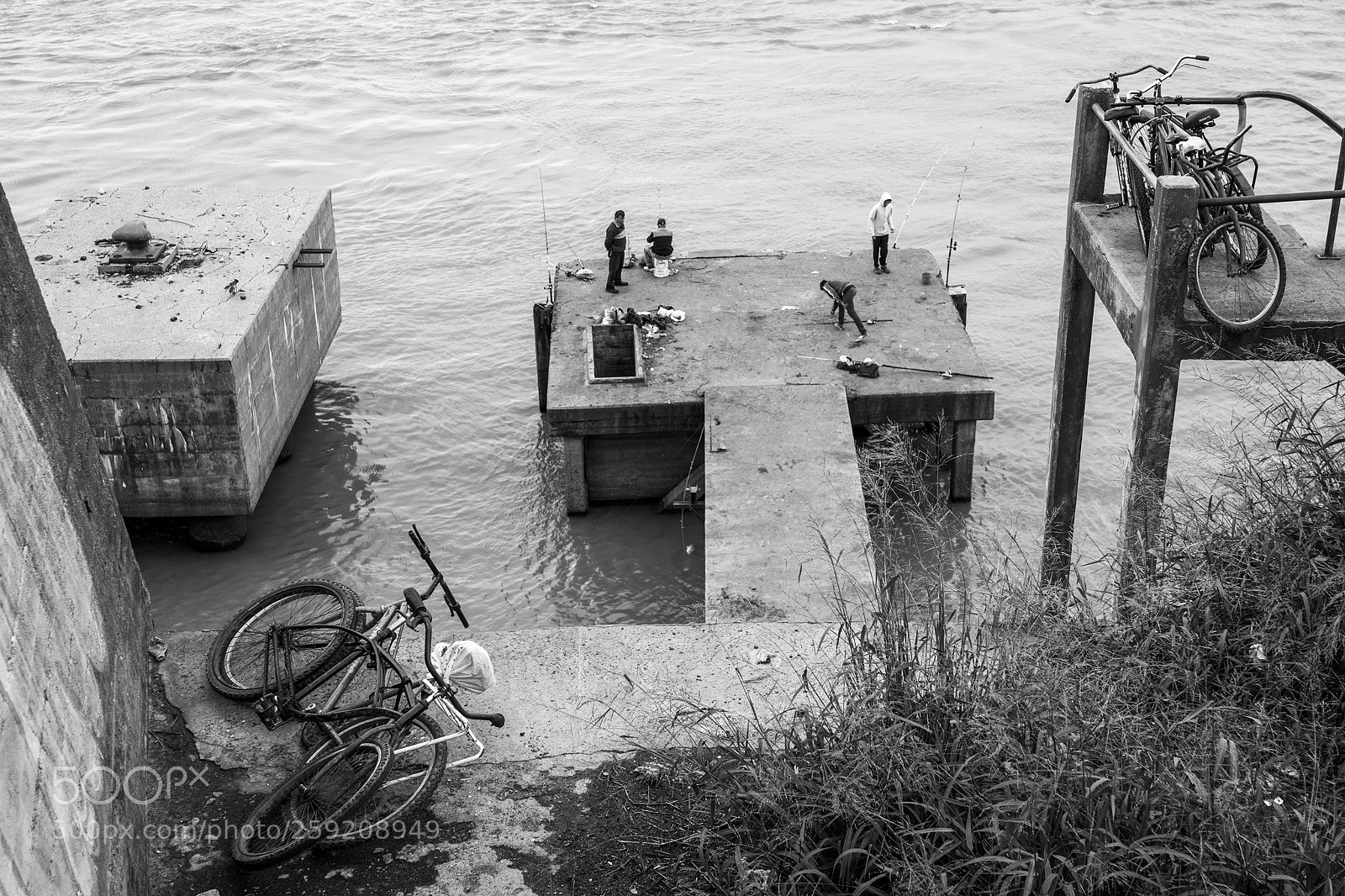 Sony a7 sample photo. Fishermen and bikes photography