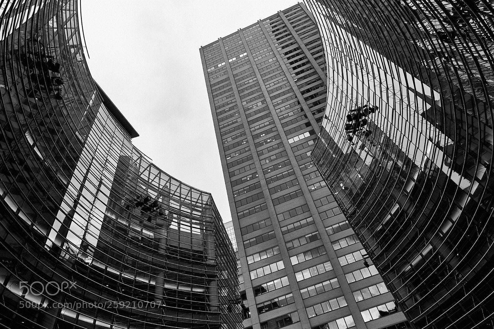 Sony a7 II sample photo. Bloomberg ny (b&w) photography