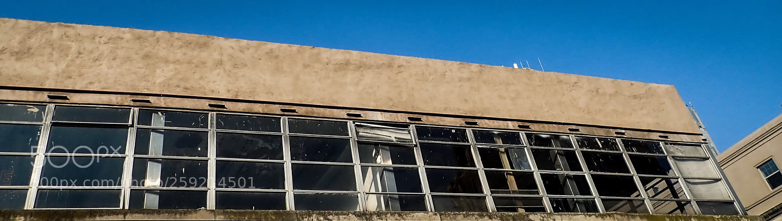 Olympus TG-5 sample photo. Consecutive windows photography