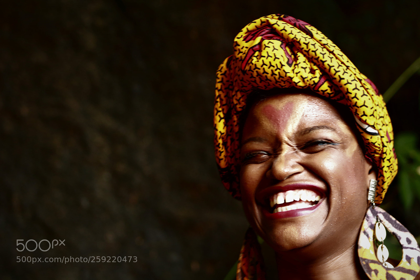 Canon EOS 1300D (EOS Rebel T6 / EOS Kiss X80) sample photo. African orishas - oxossi photography