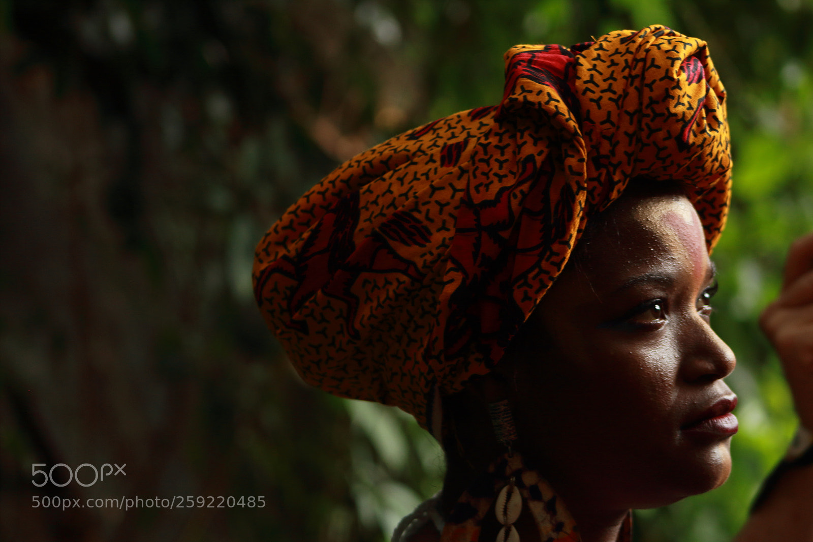 Canon EF 75-300mm f/4-5.6 sample photo. African orishas  - oxossi photography
