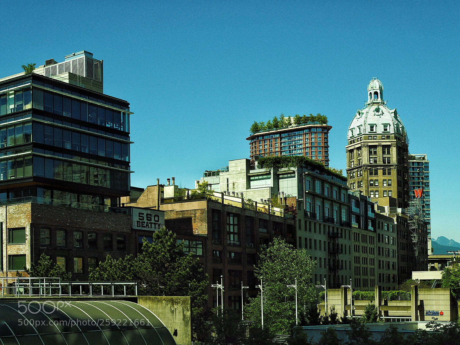 Olympus OM-D E-M5 II sample photo. Vancouver rooftops photography