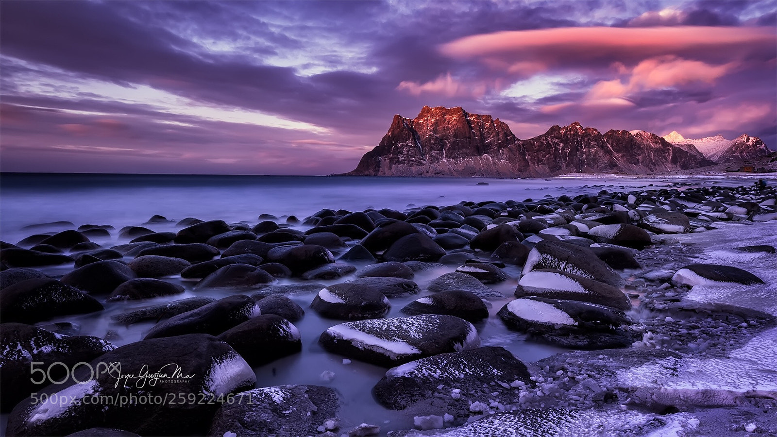 Canon EOS 5D Mark IV sample photo. Sunset at uttakleiv photography