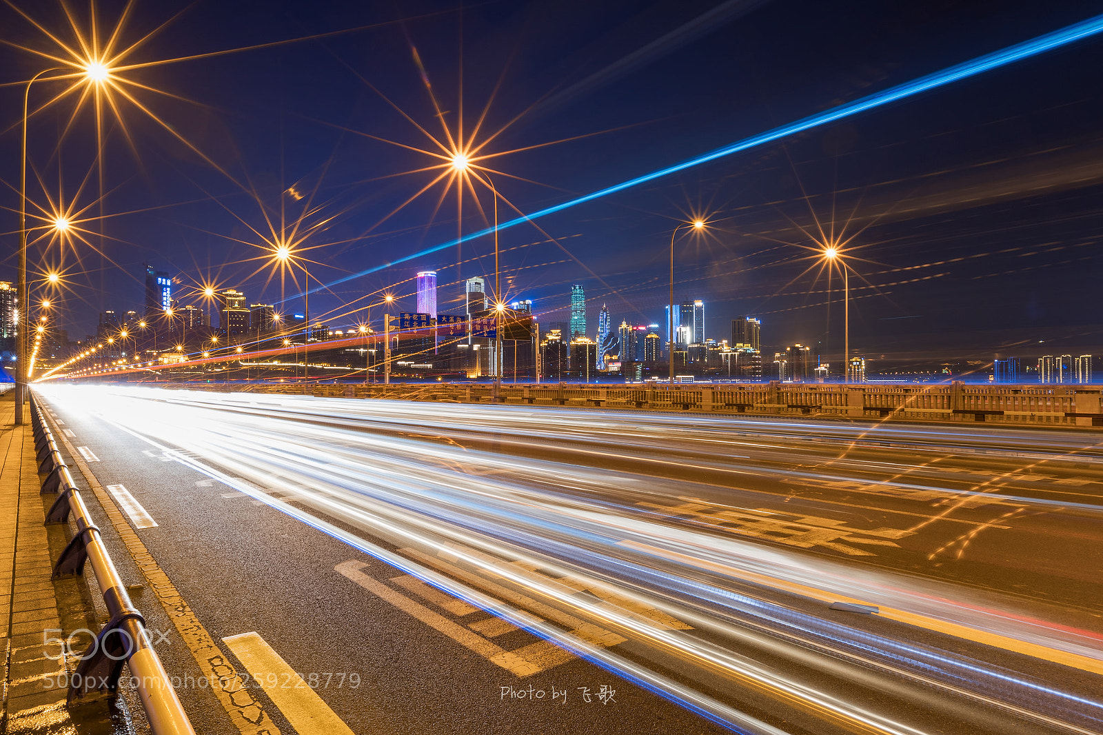 Canon EOS 5D Mark IV sample photo. Flowing light photography