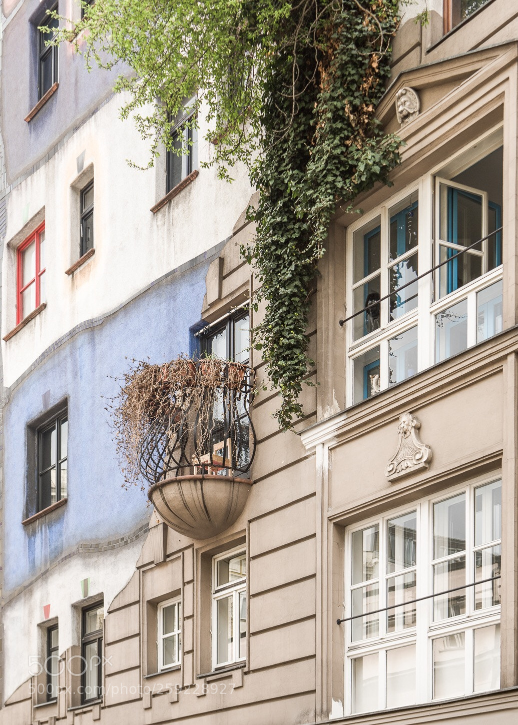 Canon EOS 5D Mark IV sample photo. Blending - hundertwasser house photography