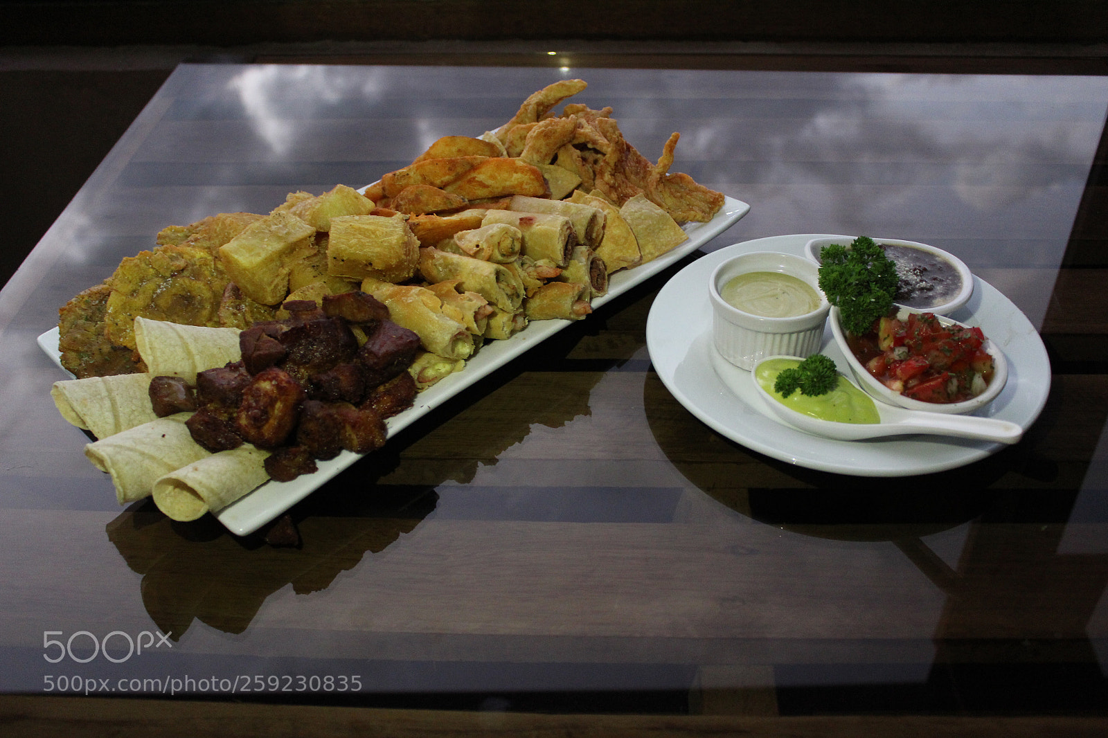 Canon EOS 1300D (EOS Rebel T6 / EOS Kiss X80) sample photo. Restaurante madre tierra  photography