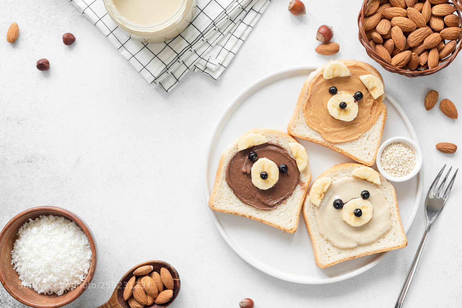 Nikon D810 sample photo. Animal face breakfast toasts photography