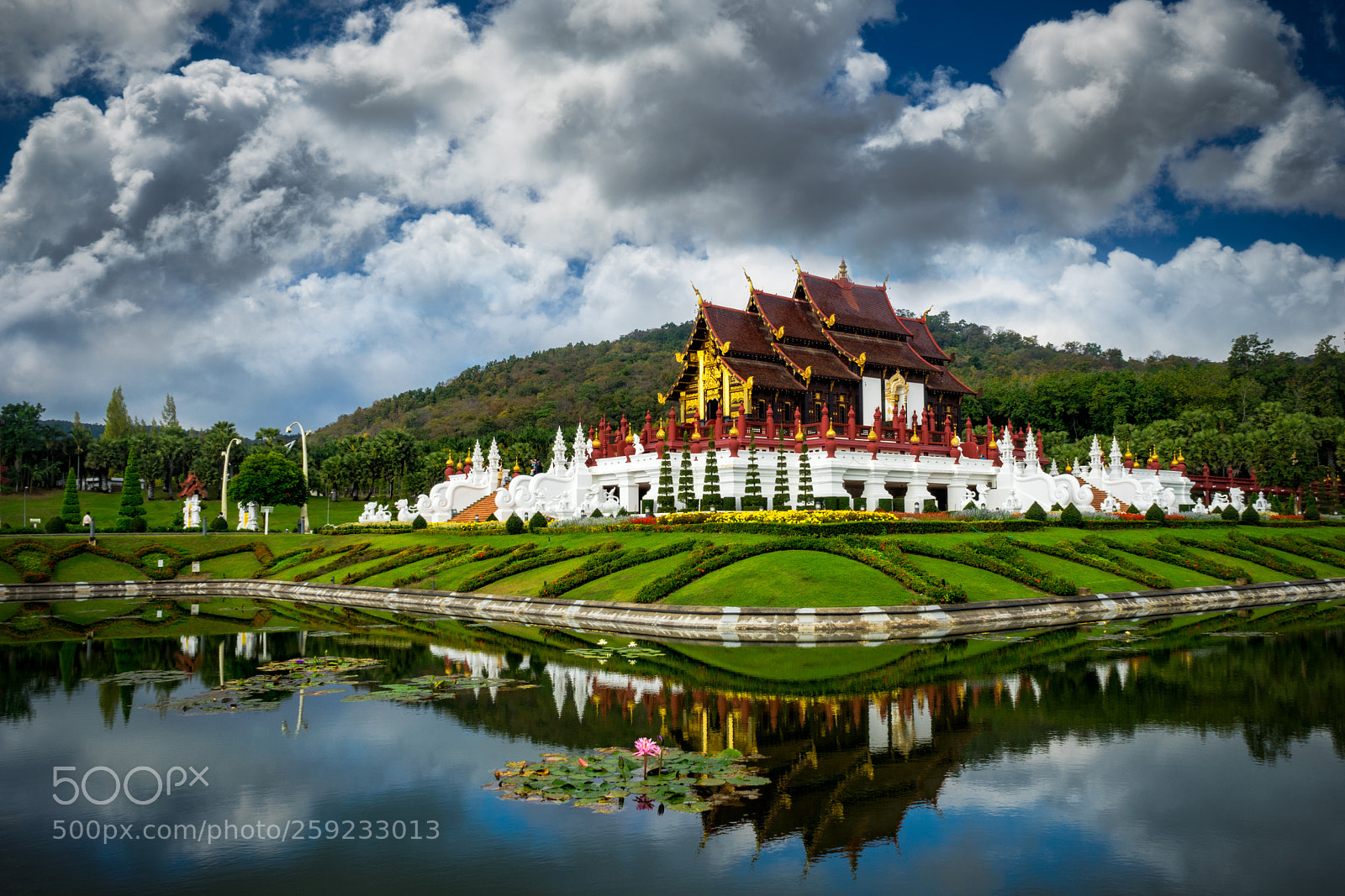 Sony a7 sample photo. Traditional thai architecture in photography