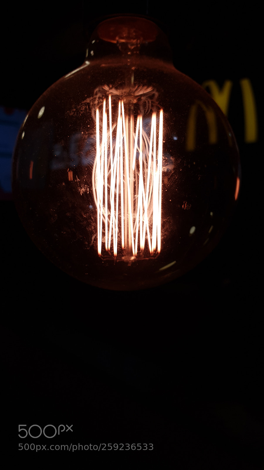 Samsung Galaxy S9+ sample photo. Light bulb photography