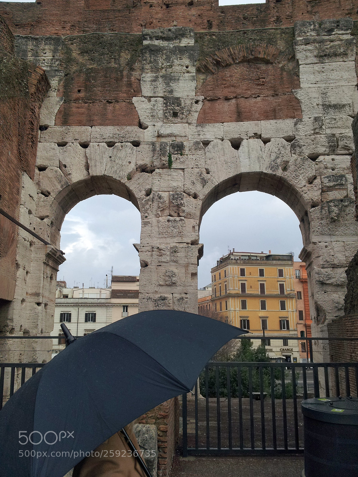 Samsung Galaxy S2 sample photo. Colosseo in a rainy photography