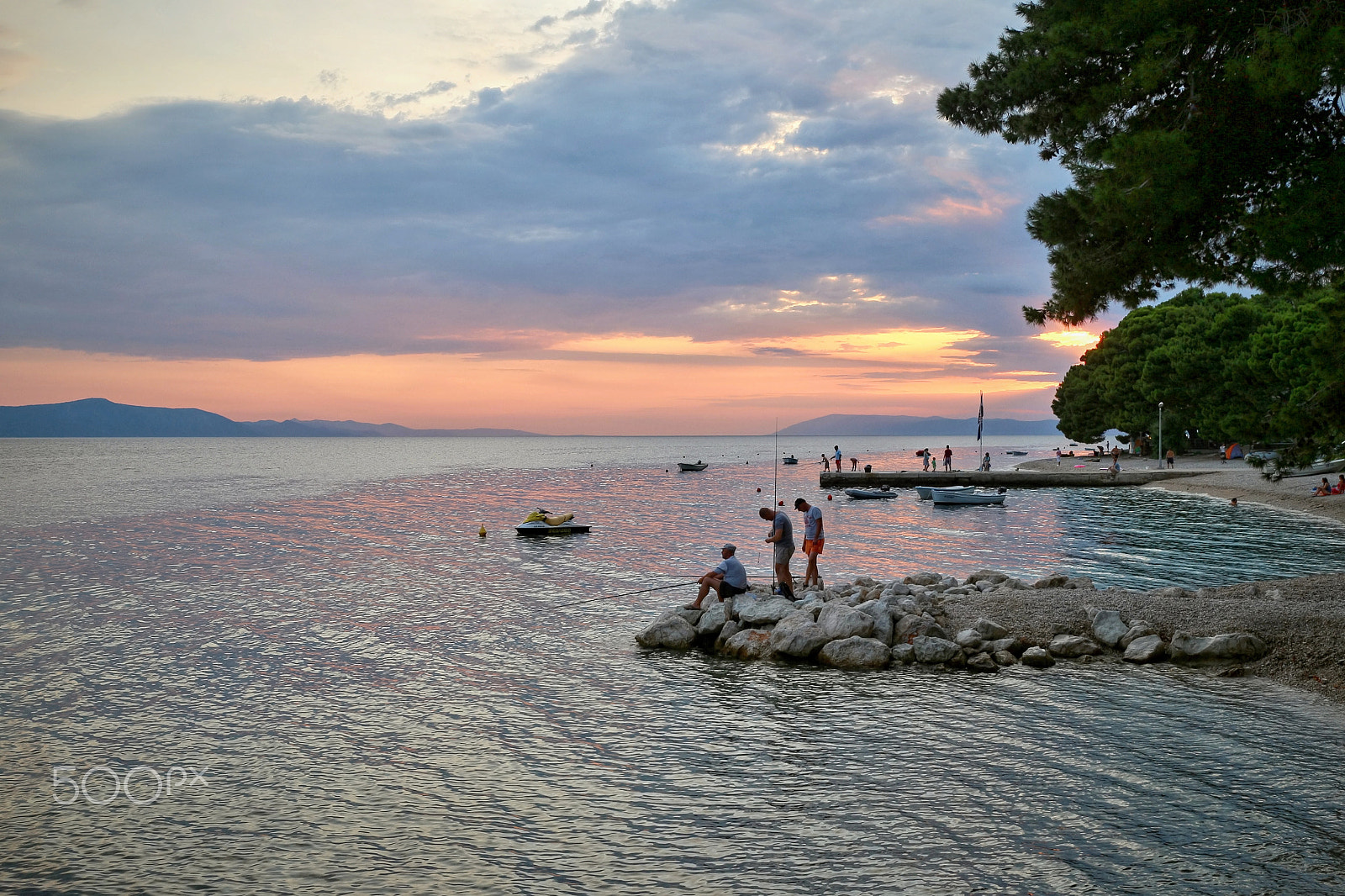 Canon EF-M 22mm F2 STM sample photo. Quiet evening photography