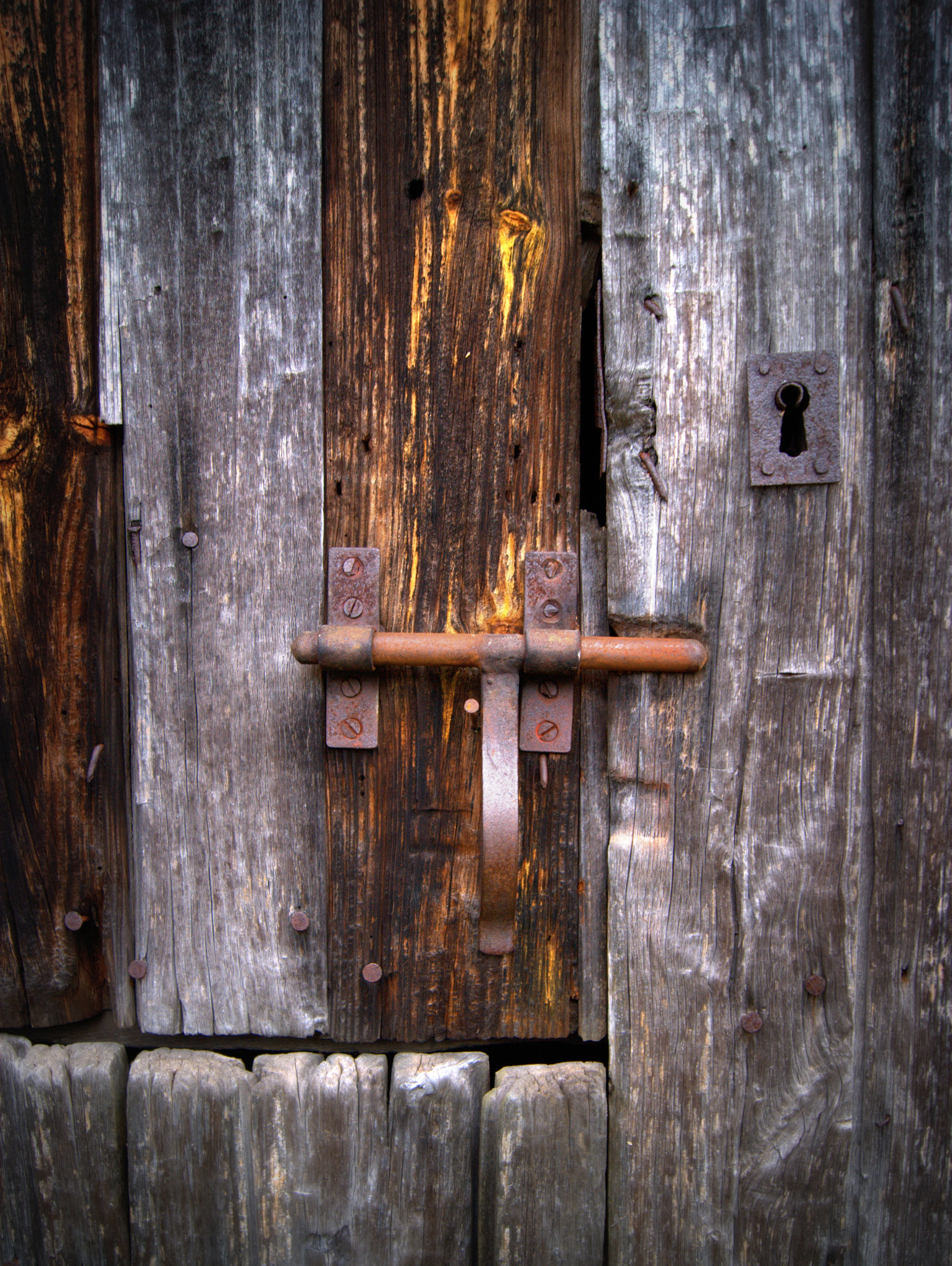 Sony Alpha DSLR-A290 sample photo. The lock photography
