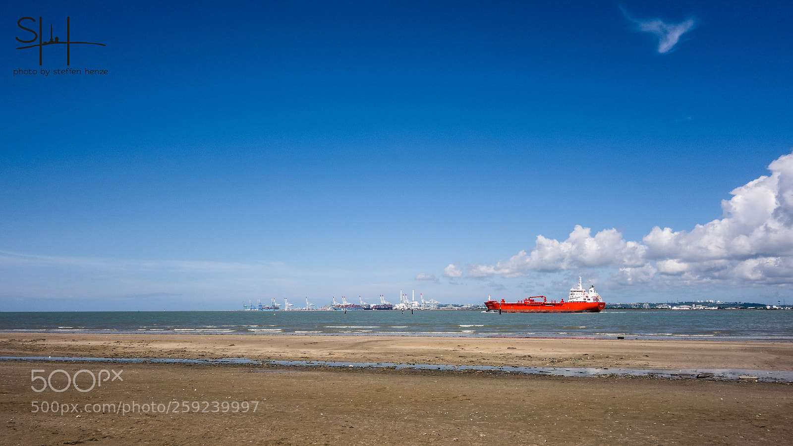 Sony Cyber-shot DSC-RX100 sample photo. Frachter in le havre photography