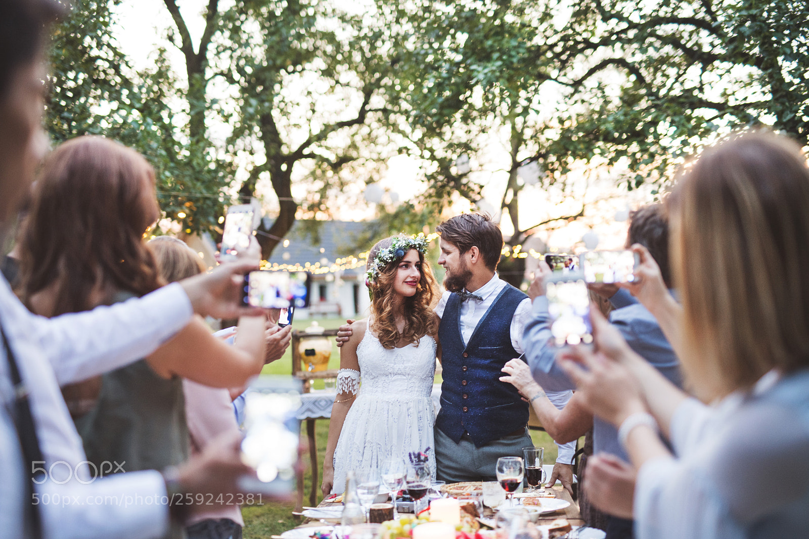 Nikon D5 sample photo. Guests with smartphones taking photography